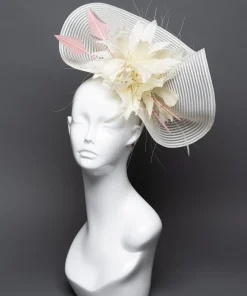 THG3131*The Hat Girls Online