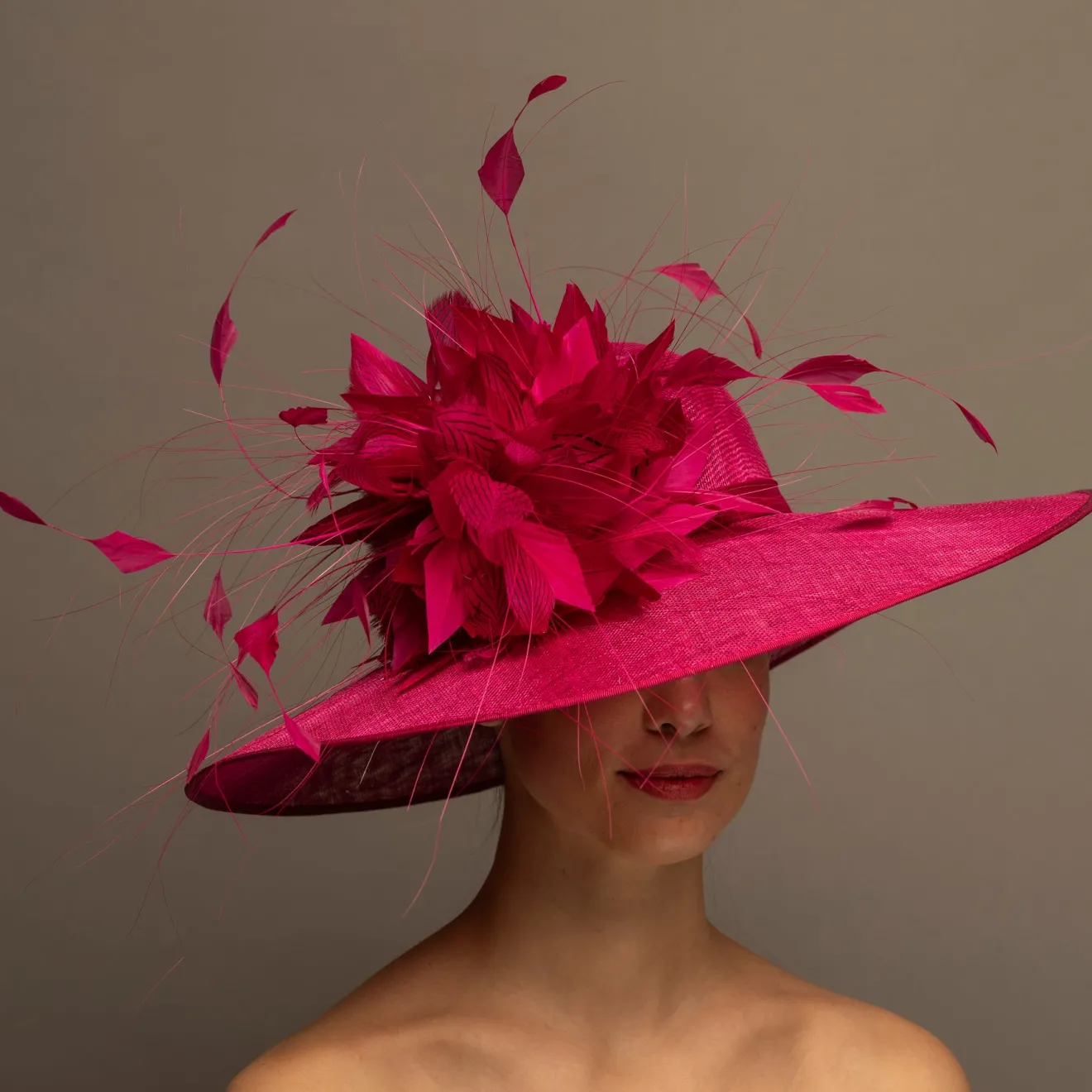 THG7032*The Hat Girls Online