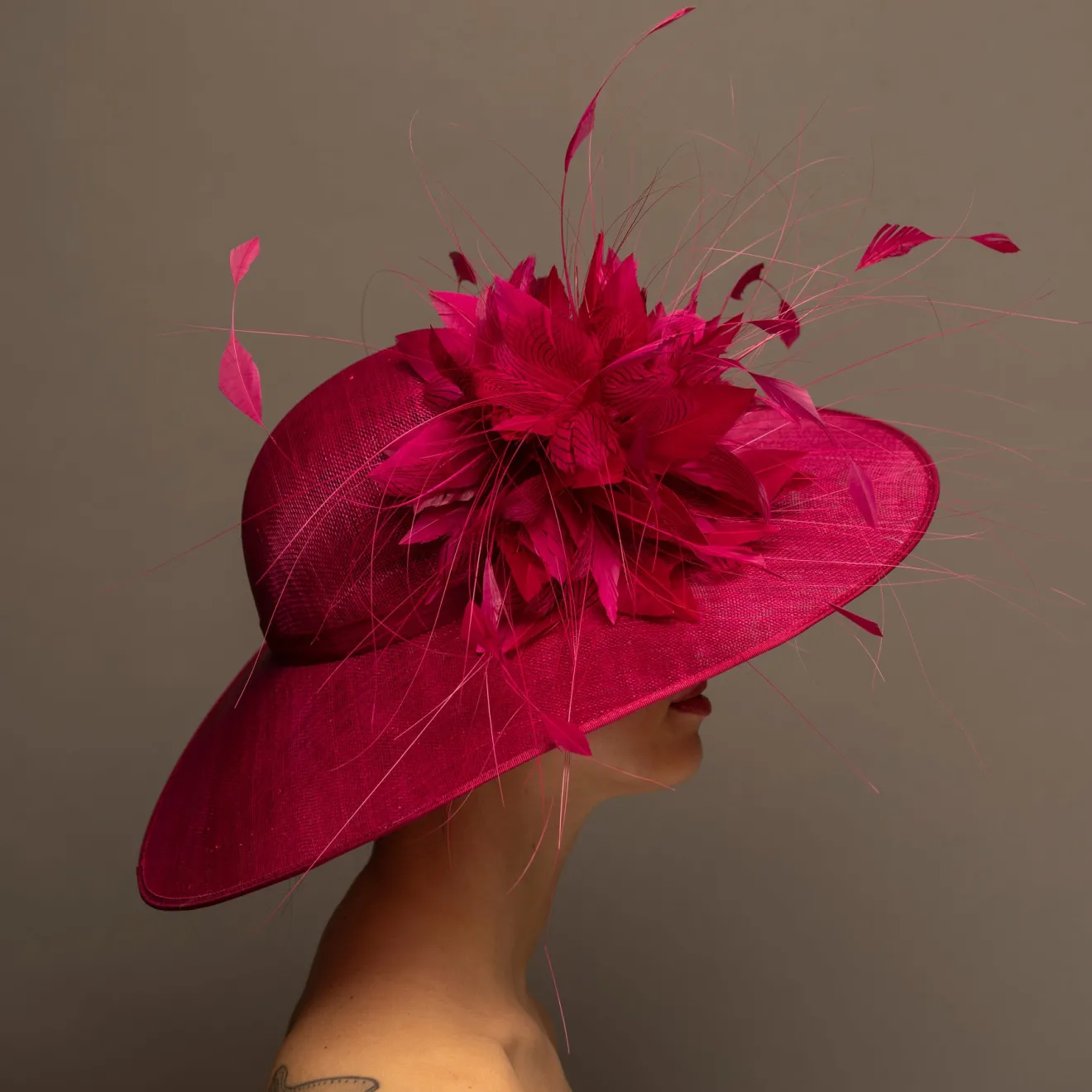 THG7032*The Hat Girls Online