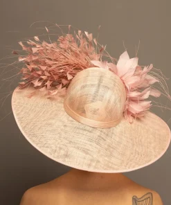 THG7041*The Hat Girls New