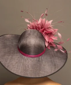 THG7034*The Hat Girls Best