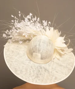 THG7037*The Hat Girls New