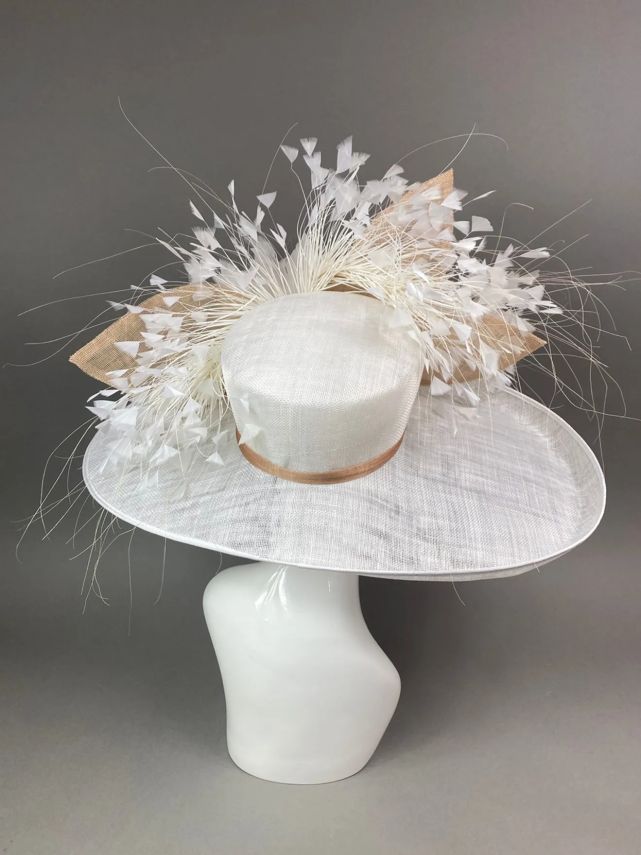 THG7432 - Nude & White Hat*The Hat Girls New